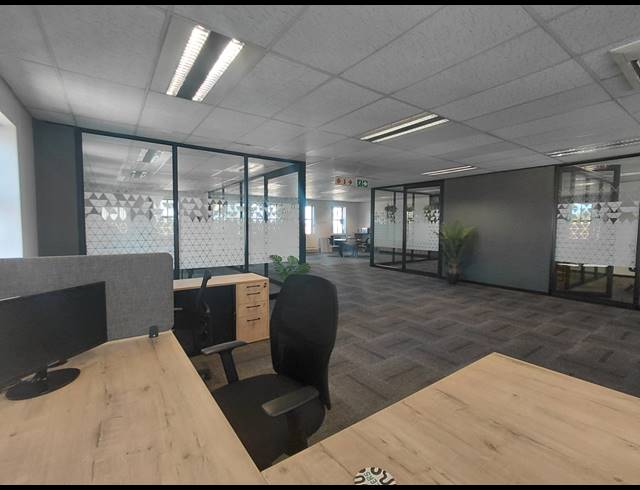 241M² OFFICE TO LET IN BRYANSTON